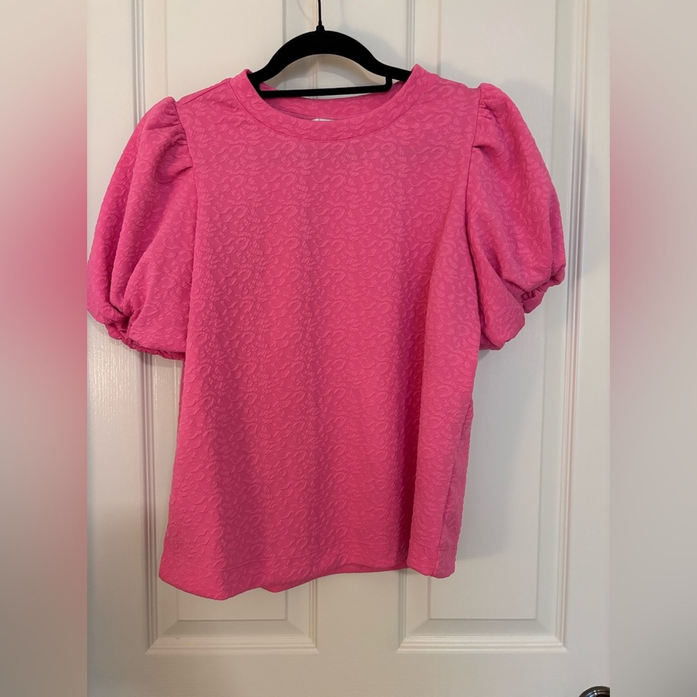 crown & ivy Hot Pink Puff Sleeve Textured Top